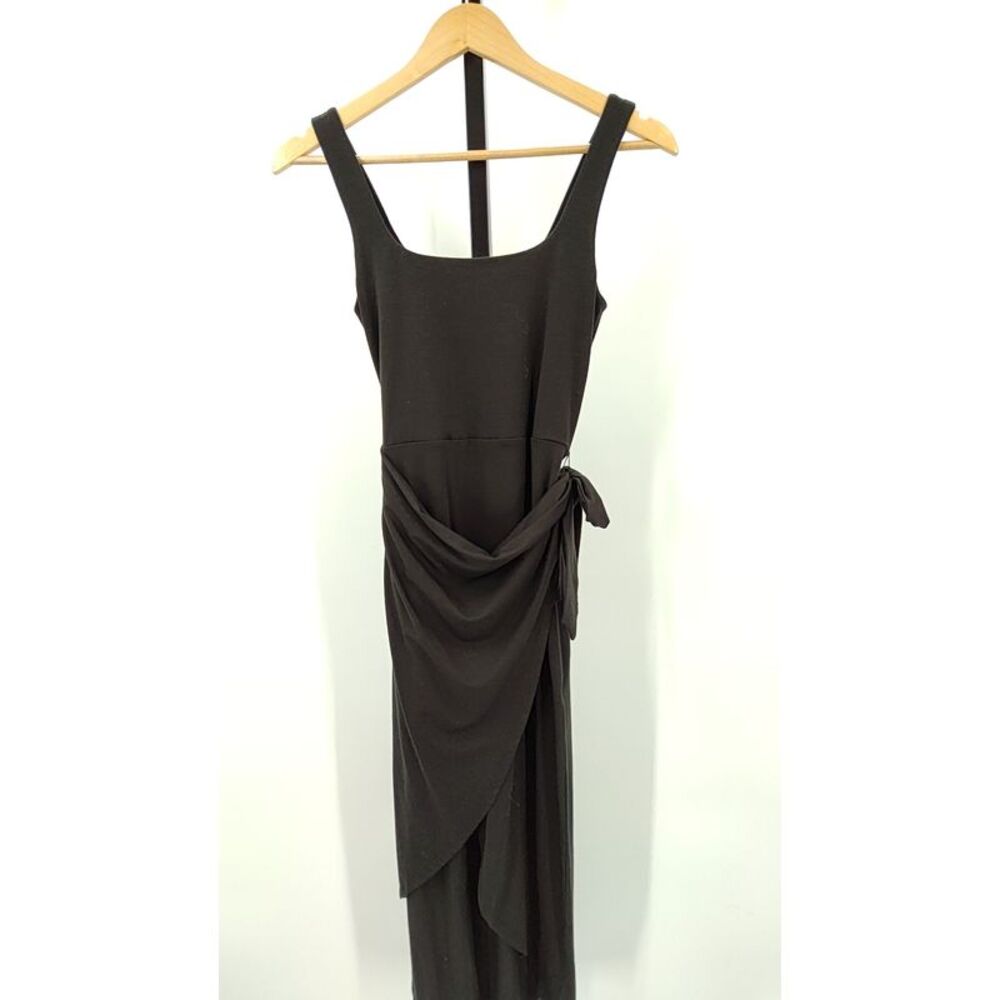 Elegant Black Sleeveless Dress